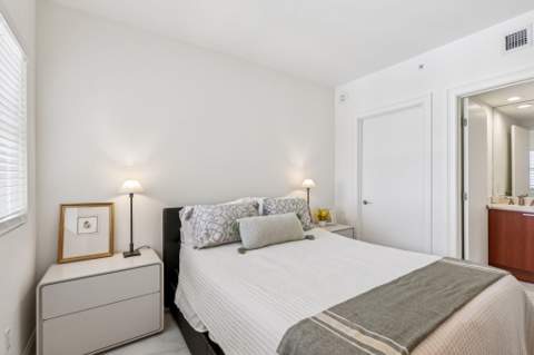 2640 Lake Shore Drive #2008, Riviera Beach FL - photo 22 of 59