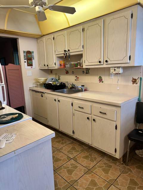 4850 NW 29th Court #132, Lauderdale Lakes FL - photo 6 of 16