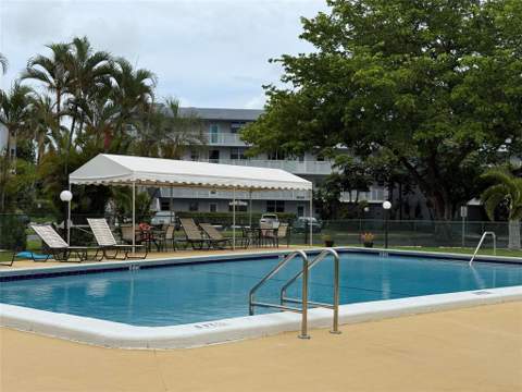 112 Royal Park Drive #4b, Oakland Park FL - photo 20 of 21