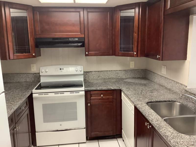2 bedroom Condominium at 105 Deer Creek Road #205, Racquet Club Of Deer Creek, Deerfield Beach — photo 4