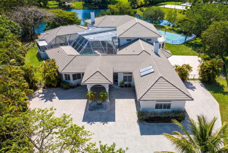 9 bedroom Single Family Residence at 4010 NW 100th Avenue, Running Brook Hills, Coral Springs — photo 2
