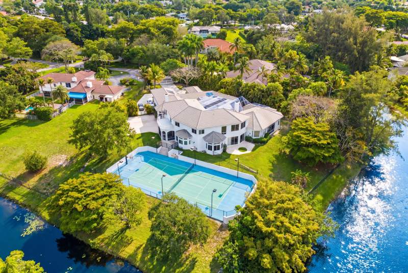 9 bedroom Single Family Residence at 4010 NW 100th Avenue, Running Brook Hills, Coral Springs — photo 3