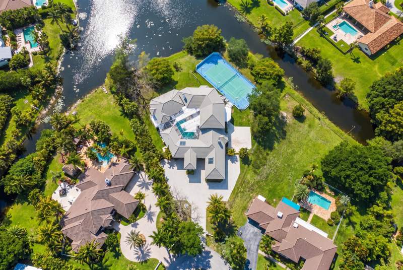 9 bedroom Single Family Residence at 4010 NW 100th Avenue, Running Brook Hills, Coral Springs — photo 4