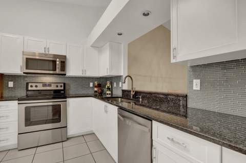 9904 Summerbrook Terrace #B, Boynton Beach FL - photo 13 of 33