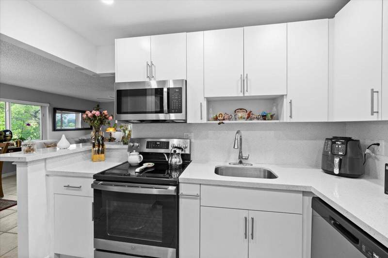 2 bedroom Condominium at 8280 SW 24th Street #7302, Oakbrook IV V Vi Vii Condo, North Lauderdale — photo 3