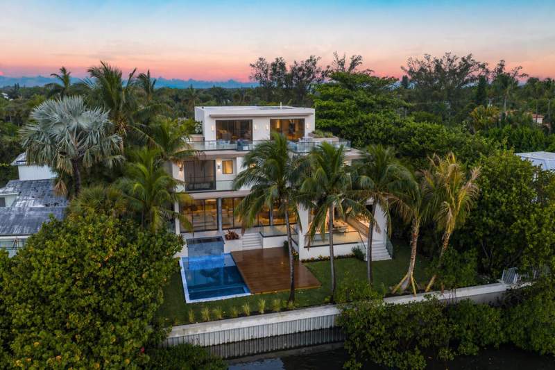 5 bedroom Single Family Residence at 5 Barefoot Lane, Hypoluxo Island Add, Lantana — photo 3