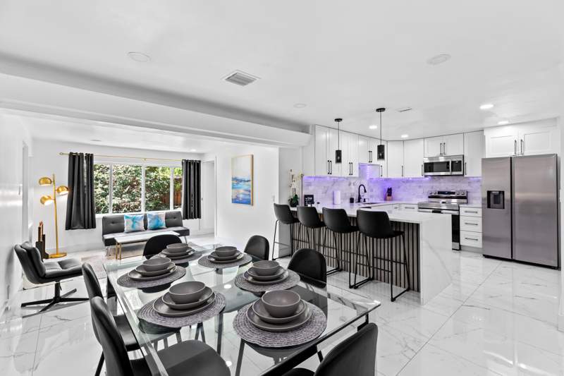 3 bedroom Single Family Residence at 1010 SW 32nd Street, Oak Grove, Fort Lauderdale — photo 5