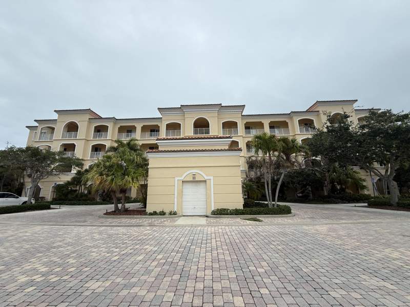 2 bedroom Condominium at 11 W Harbour Isle Dr W #105, Harbour Isle At Hutchinson Island West, Fort Pierce — photo 2