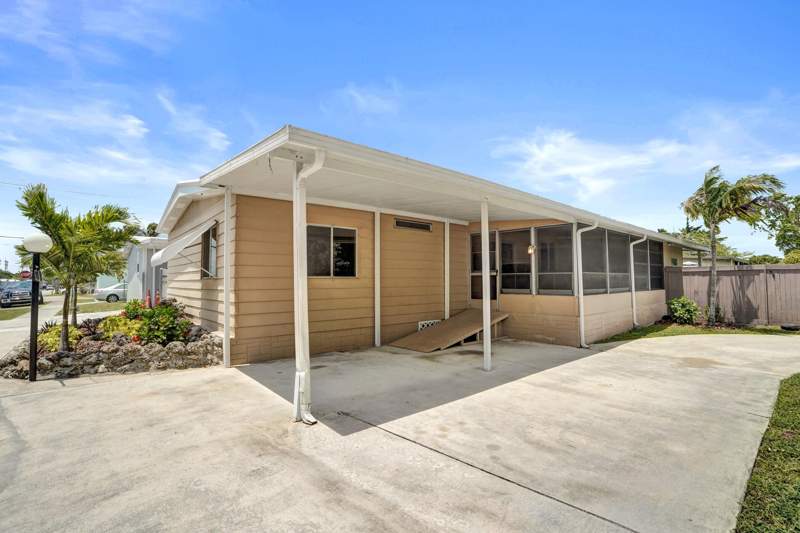 3 bedroom Mobile Home at 21411 NW 3rd Street, Heritage City Sec 2 81-14, Pembroke Pines — photo 5