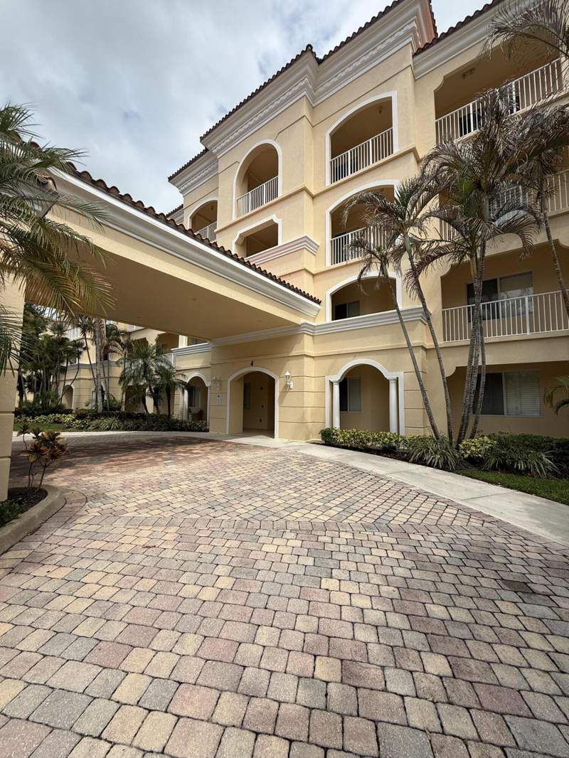 2 bedroom Condominium at 4 Harbour Isle Drive #Unit 204, Harbour Isle , Fort Pierce — photo 2