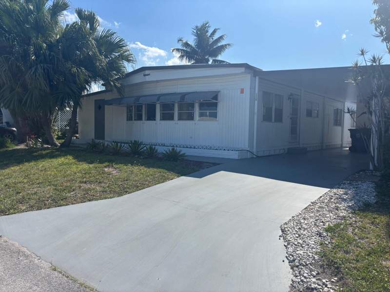 2 bedroom Manufactured Home at 6445 Cypress Lane #377, Maralago Cay, Atlantis — photo 4