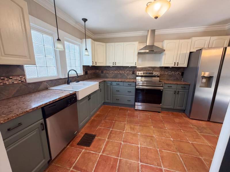 5 bedroom Single Family Residence at 207 S Ocean Breeze, Lake Worth Town Of, Lake Worth Beach — photo 2