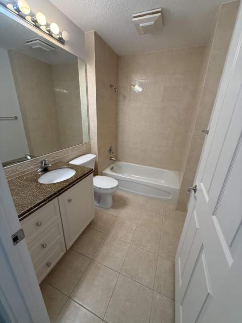 4 Harbour Isle Drive #Unit 204, Fort Pierce FL - photo 22 of 32