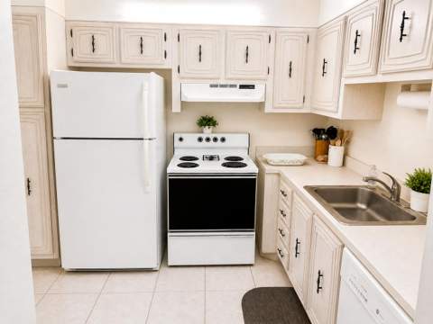 2831 Somerset Drive #305, Lauderdale Lakes FL - photo 6 of 9