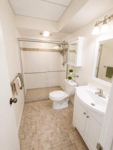 2831 Somerset Drive #305, Lauderdale Lakes FL - photo 8 of 9