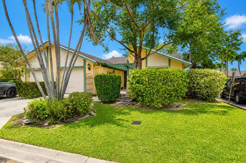 3 bedroom Villa at 7951 Little Lane, Boca Patio Vlg, Boca Raton — photo 2