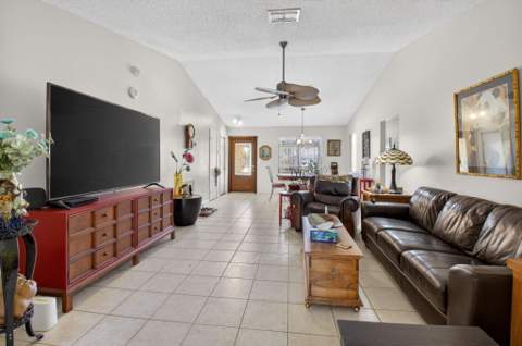 9389 Longmeadow Circle, Boynton Beach FL - photo 11 of 35