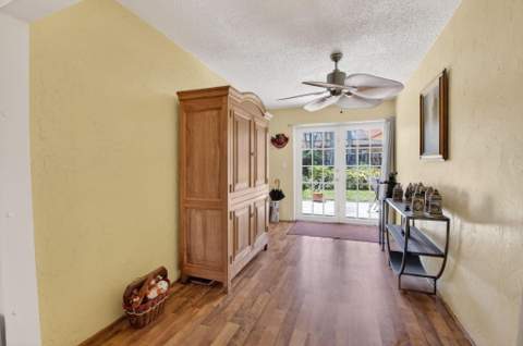 9389 Longmeadow Circle, Boynton Beach FL - photo 12 of 35