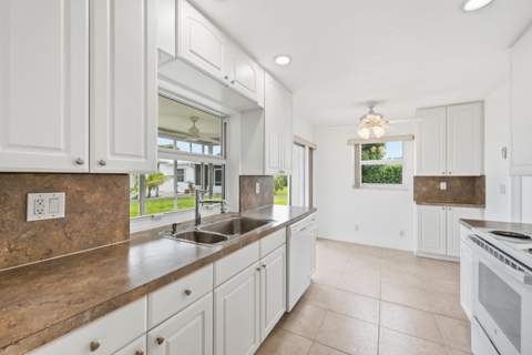 1316 SW 23rd Street, Boynton Beach FL - photo 10 of 29