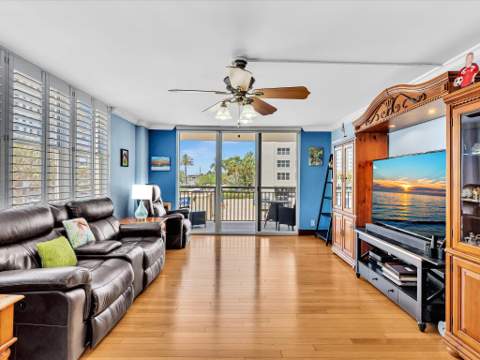 1147 Hillsboro Mile #201, Hillsboro Beach FL - photo 6 of 40