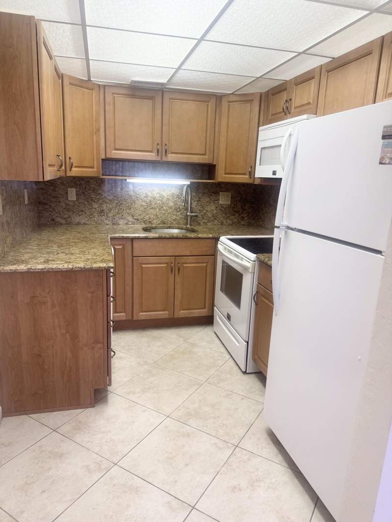 2 bedroom Condominium at 2381 Sunset Avenue #117, Lakeside Point , Lake Worth Beach — photo 4