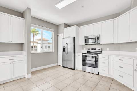 11037 Legacy Boulevard #302, Palm Beach Gardens FL - photo 7 of 28