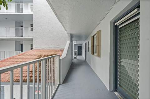 9470 Live Oak Place #204, Davie FL - photo 8 of 41