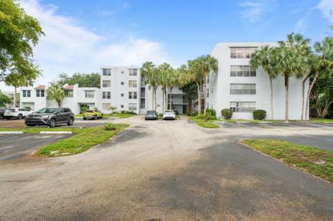9470 Live Oak Place #204, Davie FL - photo 9 of 41