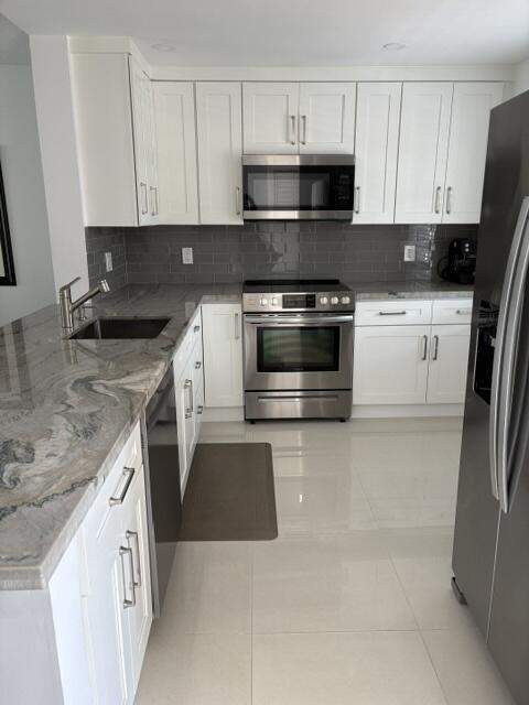 2 bedroom Condominium at 424 SE 10th Street #203, Meadowbrook Lakes Condo, Dania Beach — photo 2