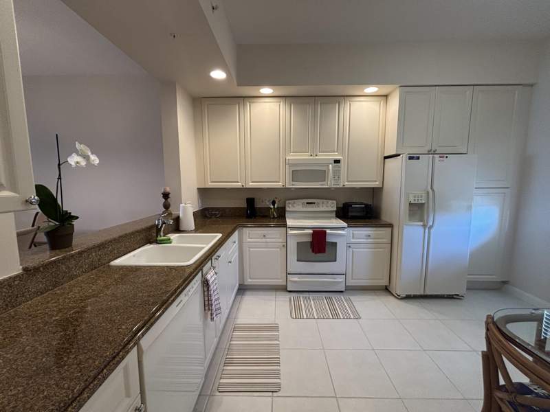 2 bedroom Condominium at 27 Harbour Isle Drive #305, Harbour Isle West, Fort Pierce — photo 4