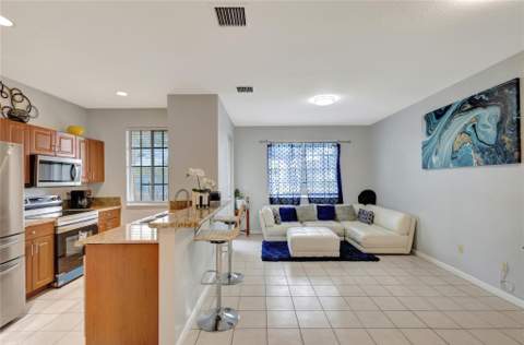 2037 Nassau Drive #2037, Riviera Beach FL - photo 8 of 44