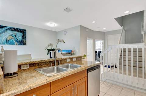 2037 Nassau Drive #2037, Riviera Beach FL - photo 15 of 44