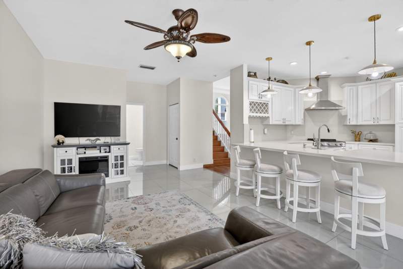 5 bedroom Single Family Residence at 711 Heritage Way, Sector 4 North, Weston — photo 5