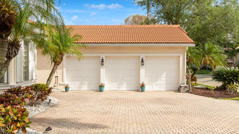 4 bedroom Single Family Residence at 6246 NW 125th Avenue, L'Hermitage at Heron Bay, Coral Springs — photo 2