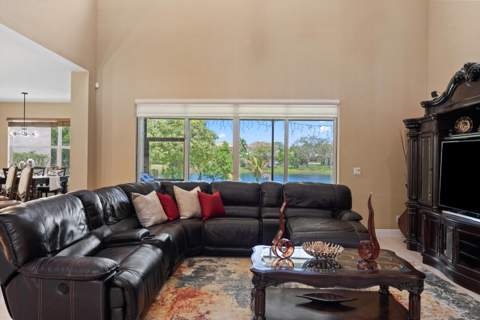 112 Ibisca Terrace, Royal Palm Beach FL - photo 6 of 39