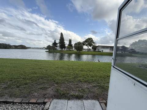 343 Chatham Q, West Palm Beach FL - photo 9 of 27