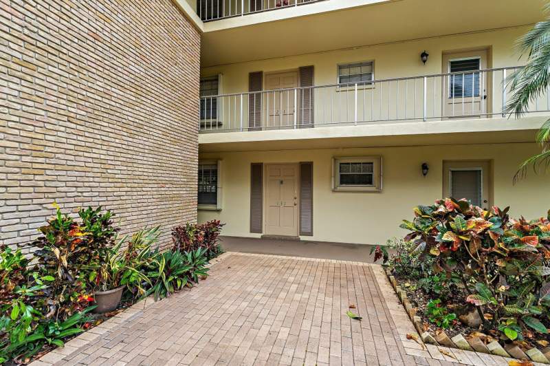 2 bedroom Condominium at 5570 Tamberlane Circle #131, Tamberlane 4 Condo, Palm Beach Gardens — photo 2