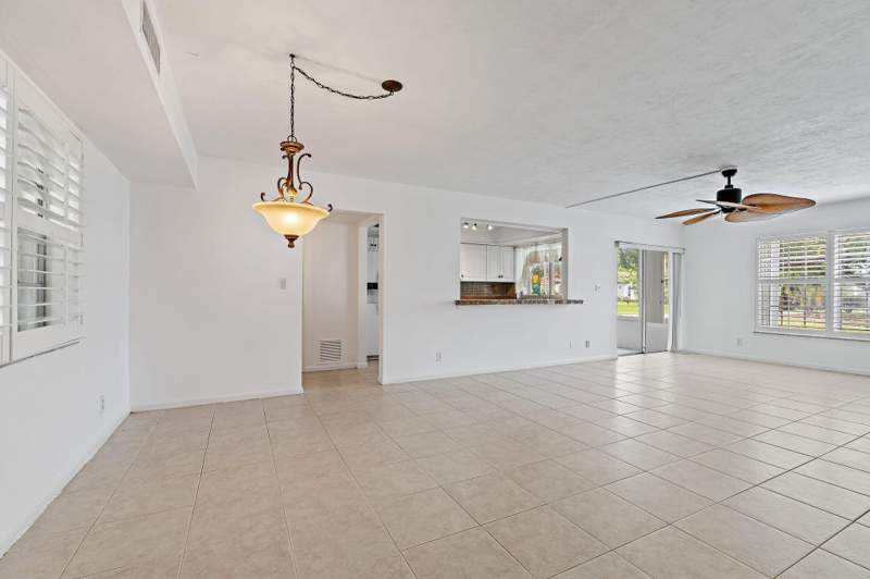 2 bedroom Condominium at 5570 Tamberlane Circle #131, Tamberlane 4 Condo, Palm Beach Gardens — photo 4