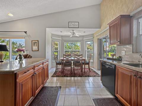 180 NW 47th Avenue, Deerfield Beach FL - photo 11 of 39