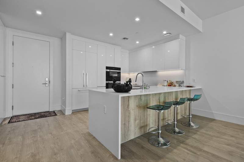 2 bedroom Condominium at 220 Lake Shore Drive #1913, Nautilus220, Lake Park — photo 2