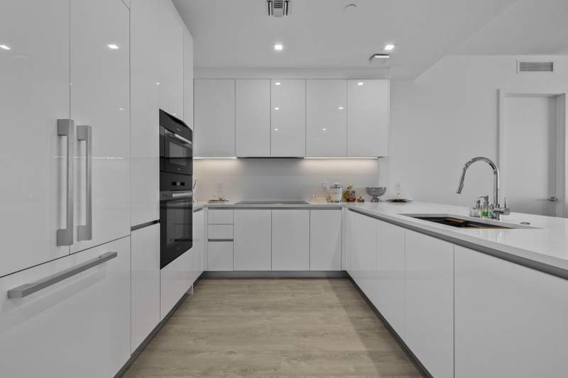 2 bedroom Condominium at 220 Lake Shore Drive #1913, Nautilus220, Lake Park — photo 4