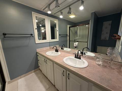 8044 SE Patriot Avenue, Hobe Sound FL - photo 21 of 48