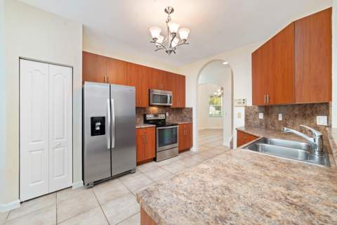 6004 Spring Lake Terrace, Fort Pierce FL - photo 12 of 54