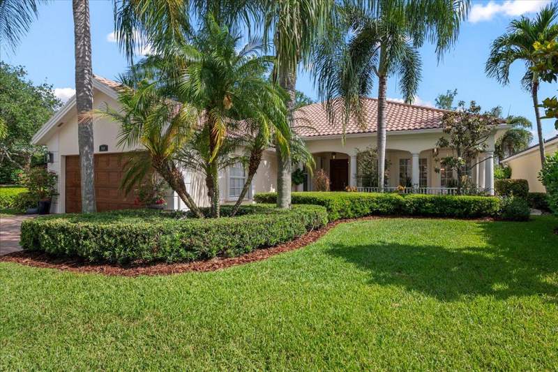 4 bedroom Single Family Residence at 8465 Belize Place, Villagewalk Of Wellington 1, Wellington — photo 2