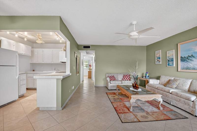 2 bedroom Condominium at 317 N Windsor N, Windsor Condos, West Palm Beach — photo 4