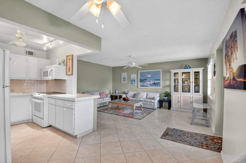 2 bedroom Condominium at 317 N Windsor N, Windsor Condos, West Palm Beach — photo 5