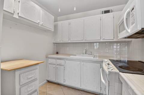 317 N Windsor N, West Palm Beach FL - photo 7 of 38