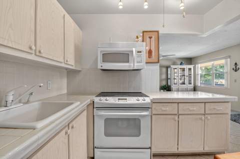 317 N Windsor N, West Palm Beach FL - photo 8 of 38