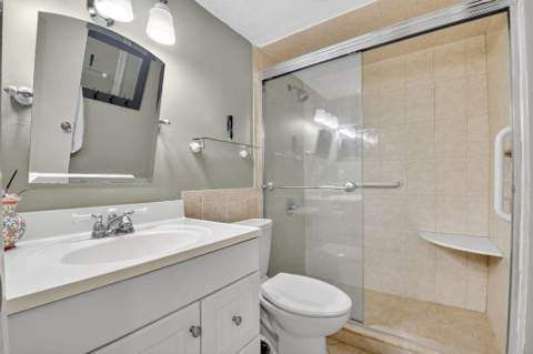 317 N Windsor N, West Palm Beach FL - photo 9 of 38