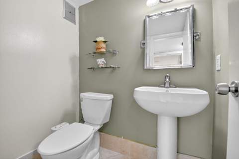317 N Windsor N, West Palm Beach FL - photo 10 of 38